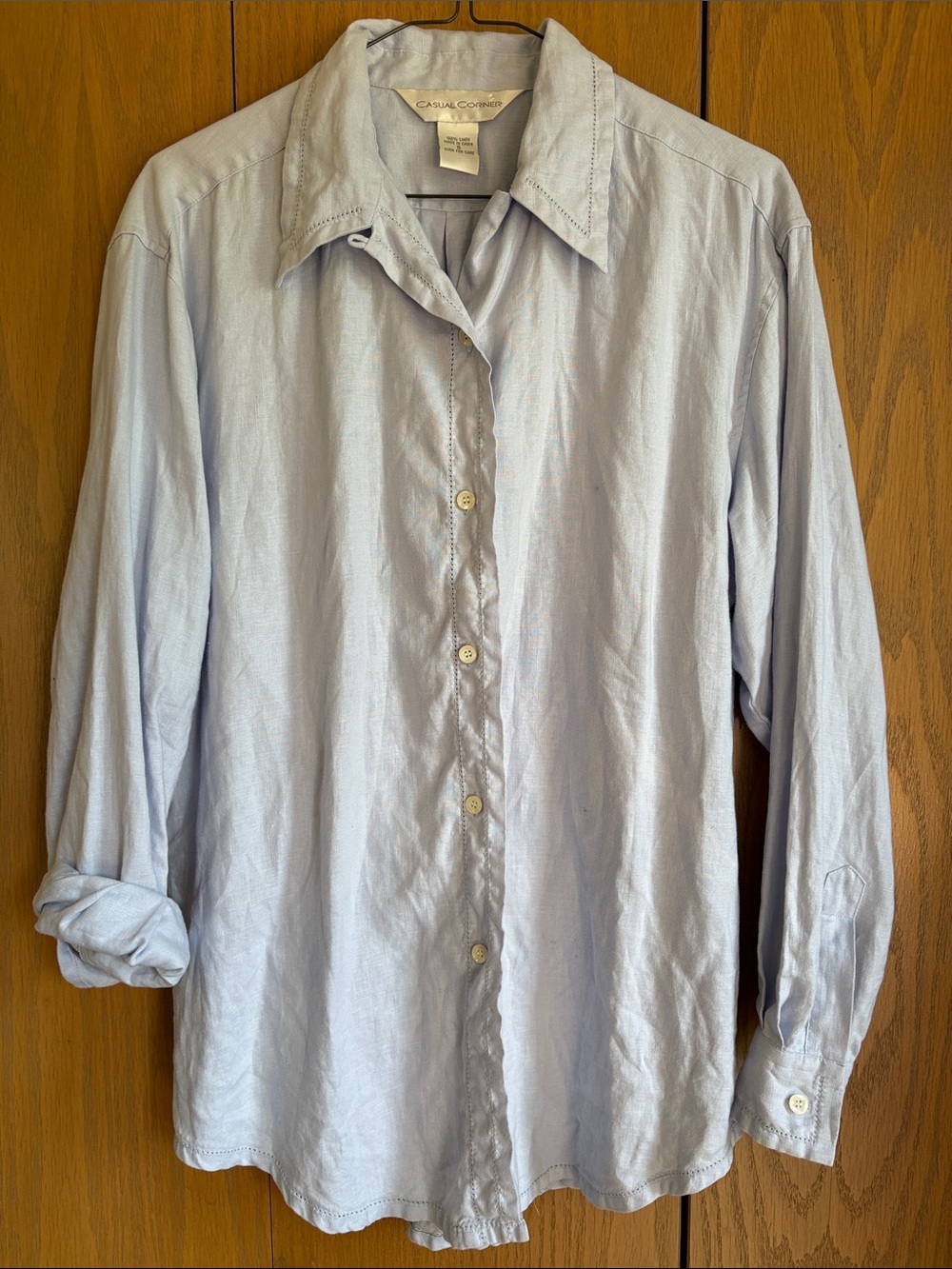 Casual Corner size 6 linen Pale Blue Classic Button-Down Shirt
